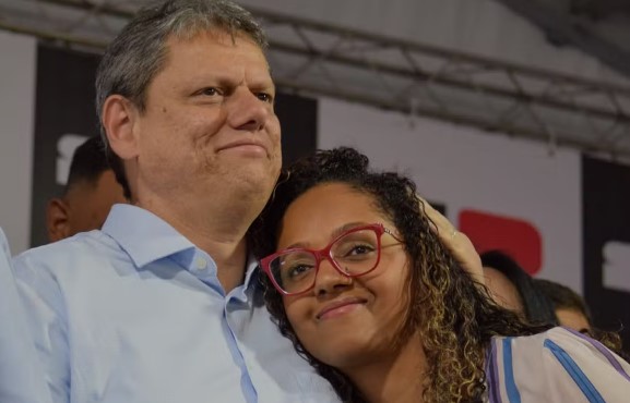 Bolsonaro filia secretária de Tarcísio ao PL, e Republicanos pode perder espaço no governo de São Paulo