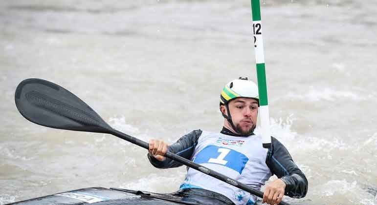 Pepê Gonçalves conquista vaga para Paris 2024 na canoagem slalom
