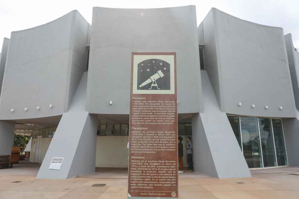 Planetário de Brasília celebra 50 anos dedicados à ciência espacial
