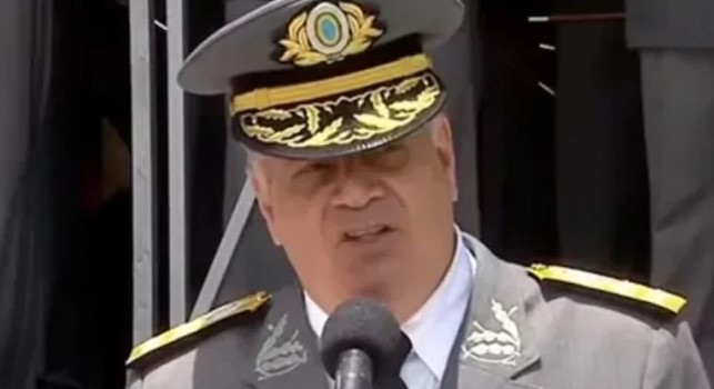 Ex-comandante do Exército e general citado por Cid divergem em depoimento à PF sobre reunião golpista com Bolsonaro
