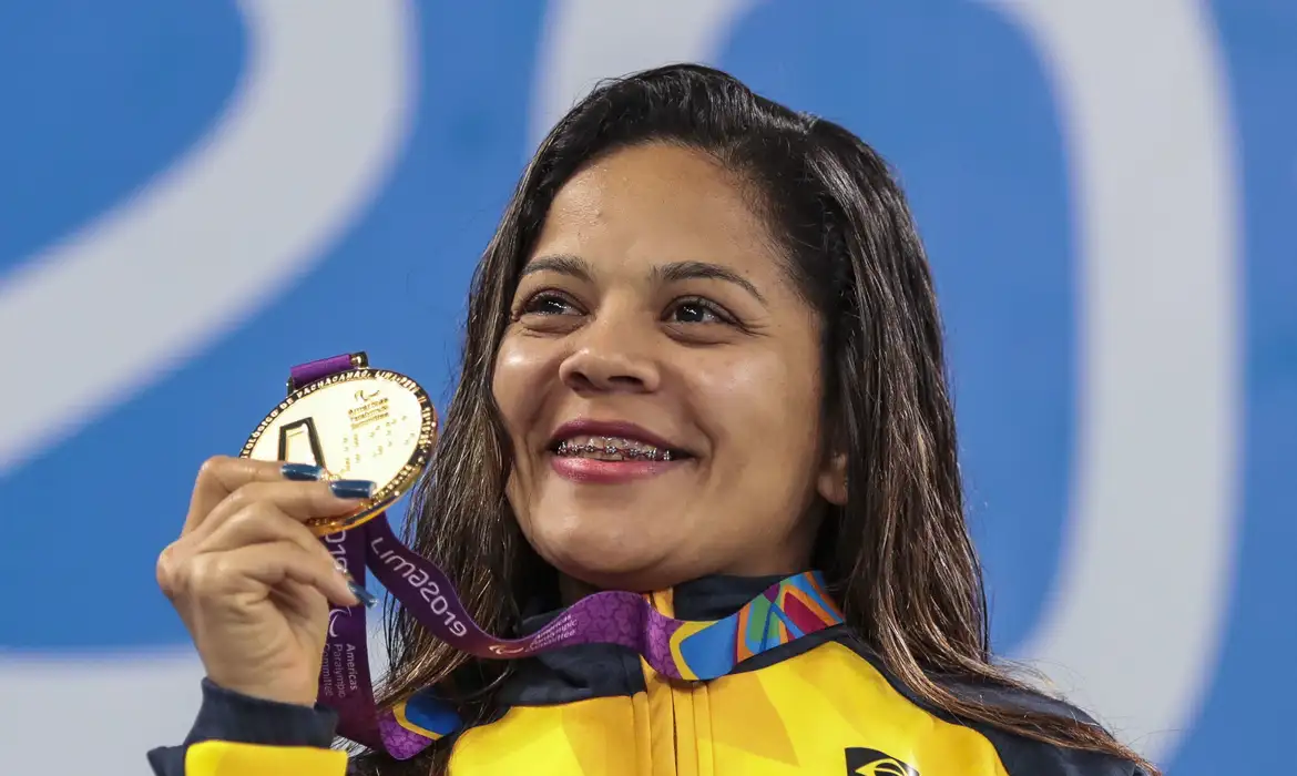 Nadadora Joana Neves, multimedalhista paralímpica, morre aos 37 anos