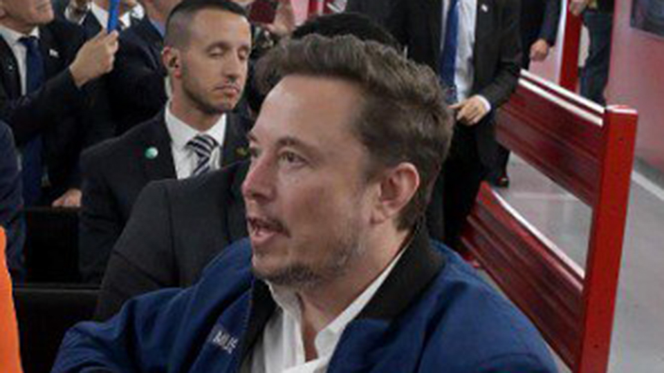 Comissão do Senado aprova convite para ouvir Elon Musk por videoconferência