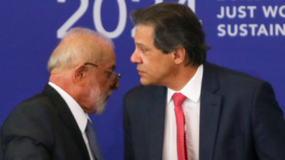 Lula recebe quatro ministros após volta a Brasília em meio a pendências no Congresso