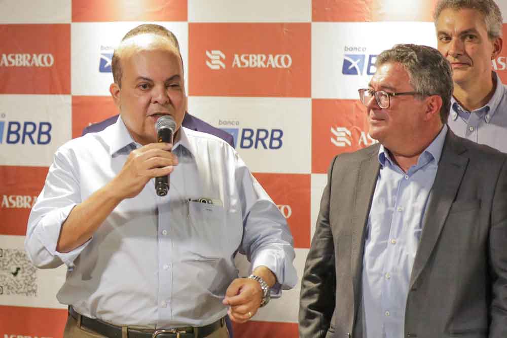 Governador participou da solenidade de posse da nova diretoria da Asbraco