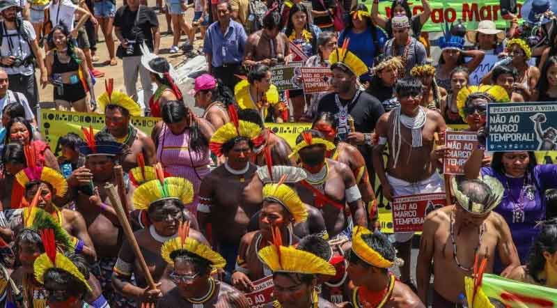 Acampamento Terra Indígena: milhares marcham em Brasília contra o marco temporal