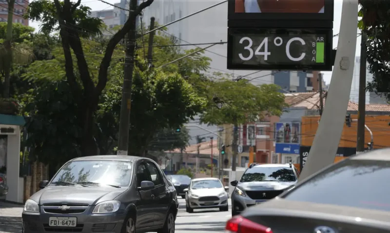 Massa de ar quente e seco atinge parte do Brasil
