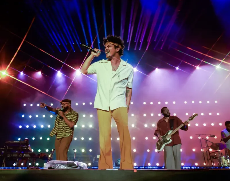 Bruno Mars: ingressos de venda on-line para os shows no Brasil esgotam em menos de uma hora