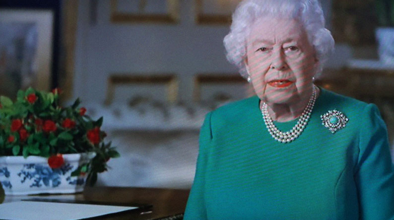 Segredo real: rainha Elizabeth tinha truque para a saia não voar