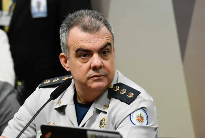 Com coronel, Moraes amplia libertação de presos do 8 de janeiro