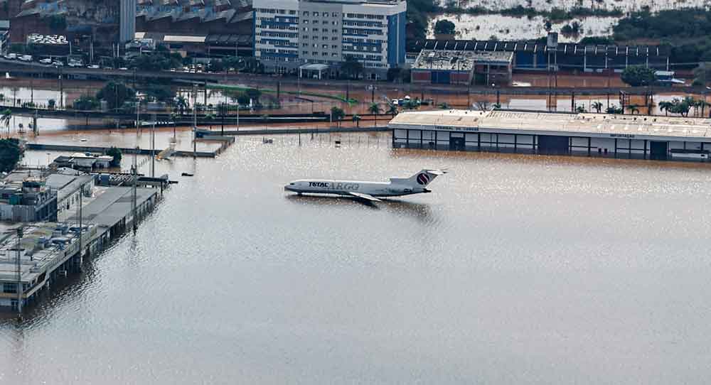 Porto Alegre: aeroporto permanece fechado por tempo indeterminado