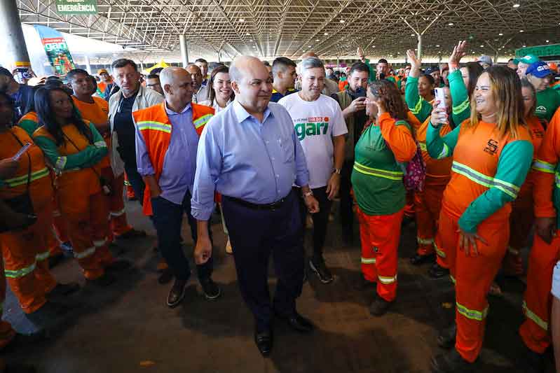 Comemoração ao Dia do Gari, com folga e festa promovida pelo GDF