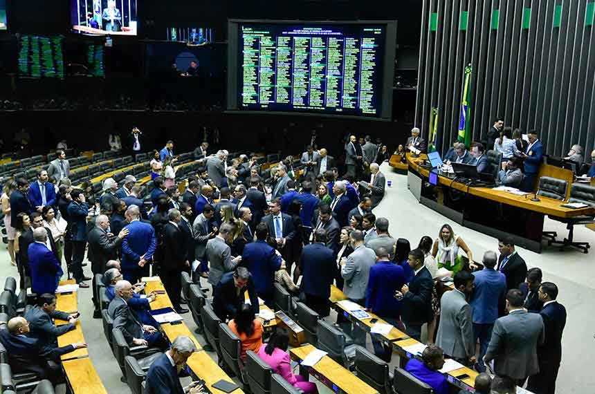 Congresso Nacional restaura uma lista de benefícios remuneratórios para policiais civis