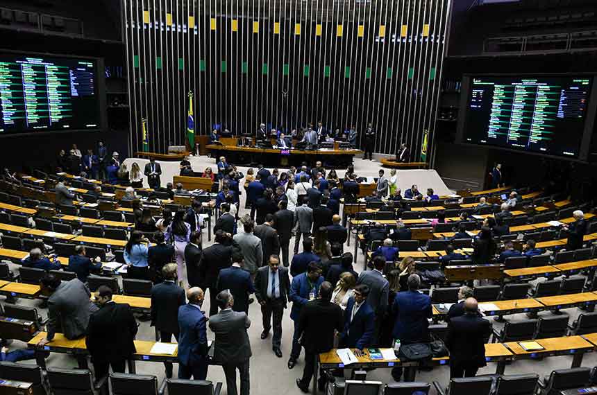 Congresso derruba veto de Lula e acaba com saídas temporárias de presos