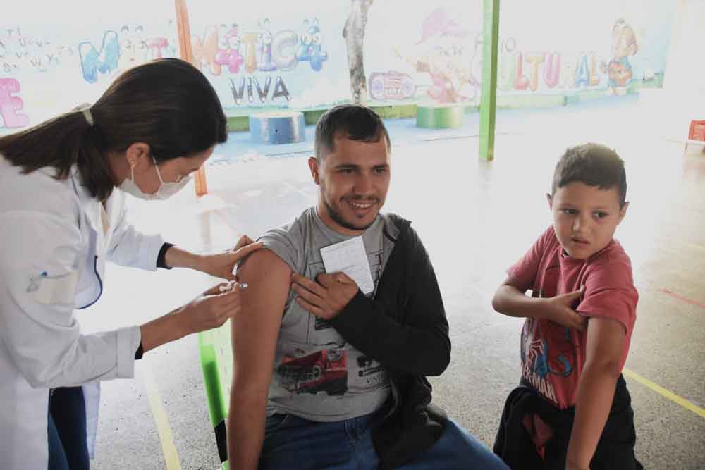 Brasilienses de todas as idades poderão se vacinar contra a gripe (influenza) neste sábado