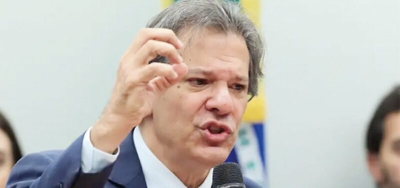 Ministro eleva projeção e diz que duas mil bets ilegais vão sair do ar nos próximos dias