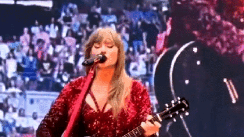 Taylor Swift se engasga com inseto durante show em Londres; vídeo