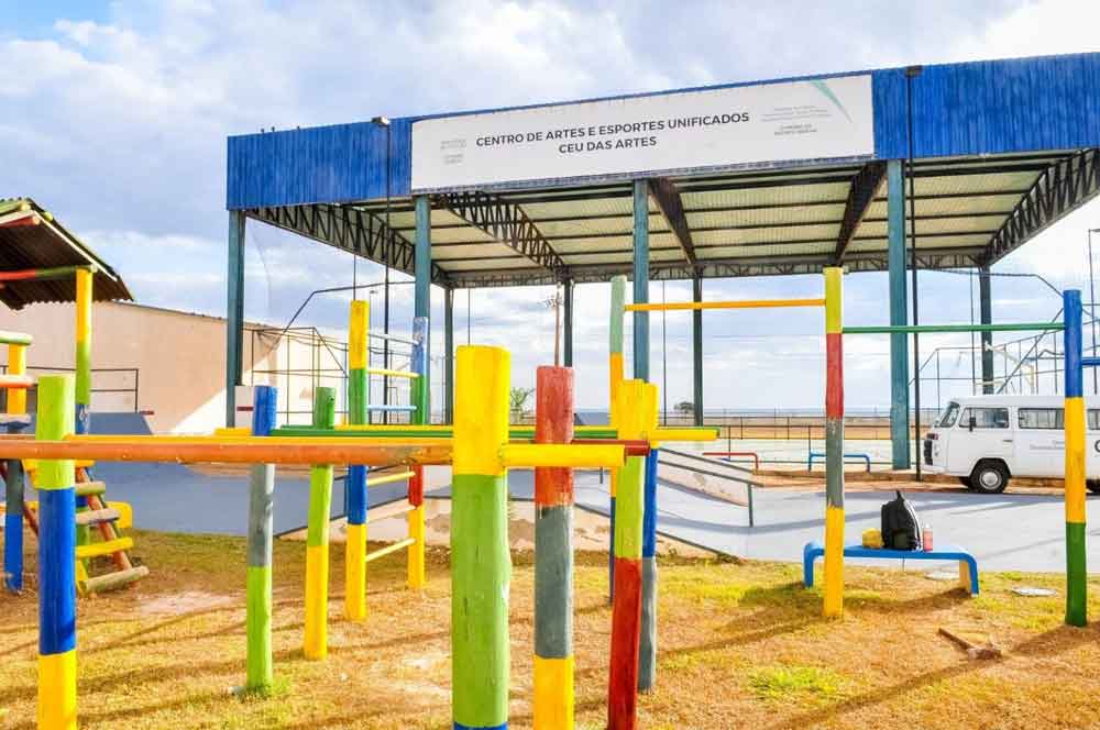 CEUs das Artes: aulas para vestibulares, ações esportivas e culturais