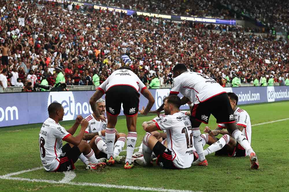 De virada, Flamengo goleia o Vasco por 6 a 1 no  Brasileirão