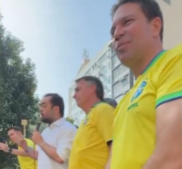 Bolsonaro participa de evento com Ramagem no Rio e diz que ex-Abin é ‘alvo de perseguição’