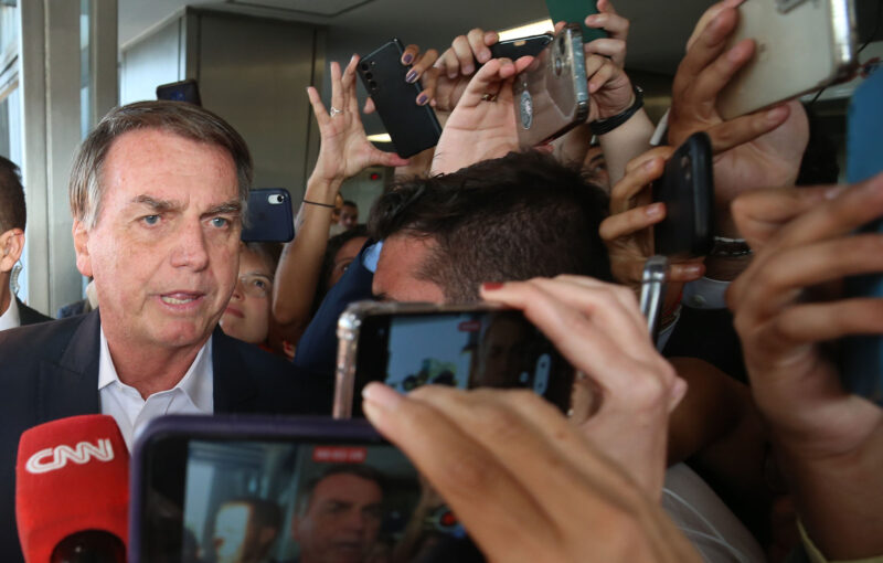 Joias de Bolsonaro: mídia internacional repercute indiciamento do ex-presidente