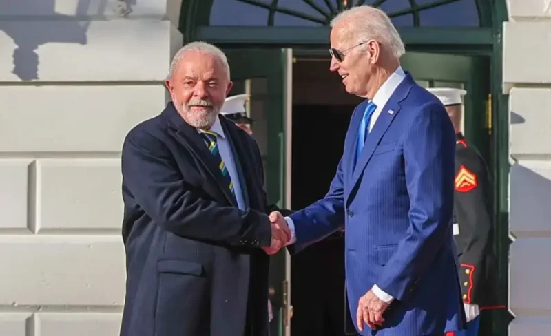 Lula vê ‘problema’ com Biden, mas diz que só ele pode decidir se será candidato nos EUA