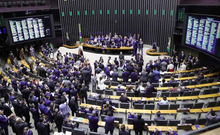 Plenário da Câmara conclui votação de projeto que regulamenta a reforma tributária