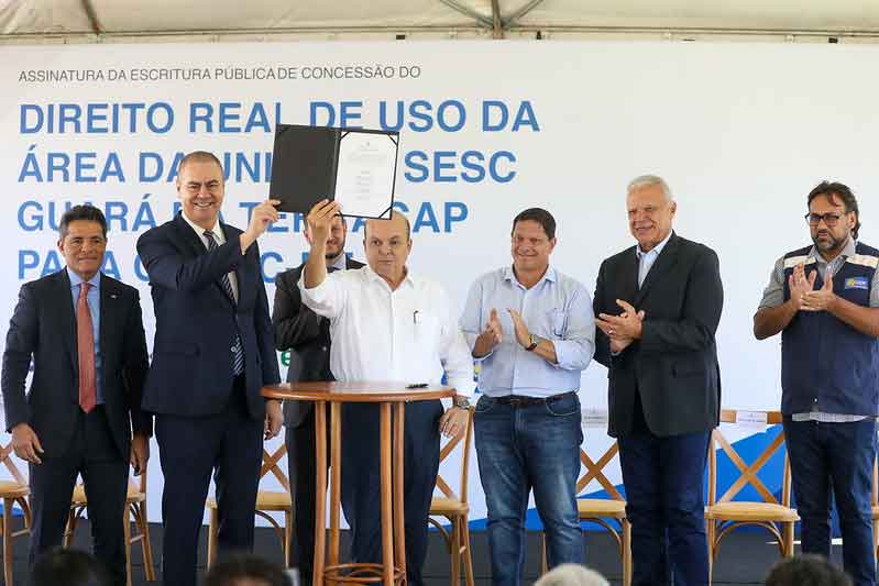 GDF entrega Escritura Pública de Concessão de Uso ao Sesc do Guará