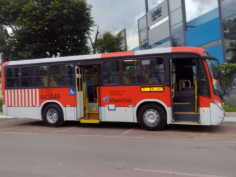 Passageiros de Águas Claras e Arniqueira passam a contar com novos ônibus do tipo Zebrinha