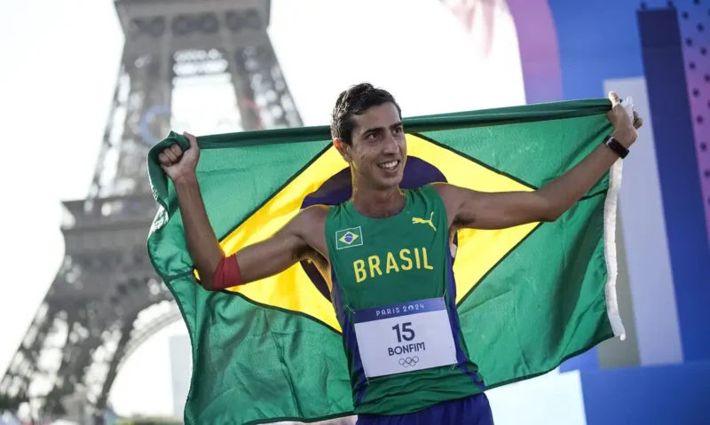 O brasiliense Caio Bonfim fatura prata inédita na marcha atlética