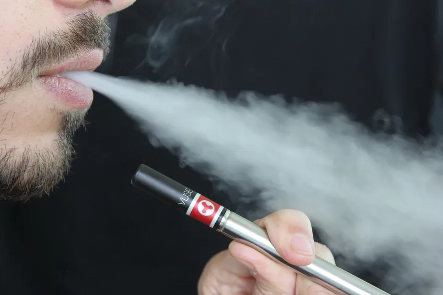 Vape acelera o envelhecimento da pele, alerta Sociedade Brasileira de Dermatologia