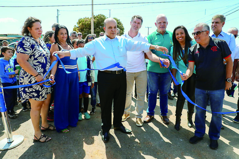 Ibaneis Rocha entrega duas importantes obras em Brazlândia