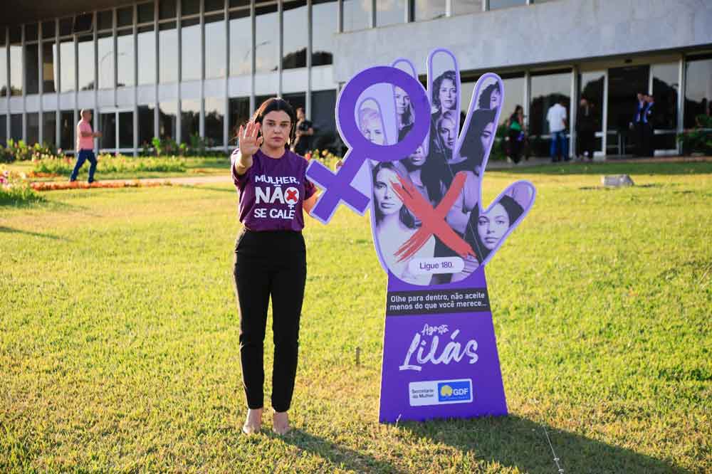 Campanha Agosto Lilás contra a violência de gênero é lançada no DF