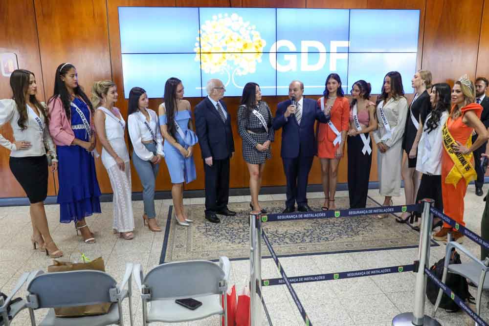 Governador Ibaneis Rocha recebe candidatas ao concurso Miss Brasil Globo 2024