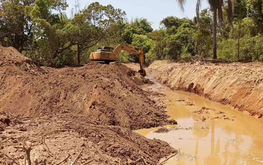 Novacap: Córrego do Urubu recebe ação preventiva para a chegada das chuvas