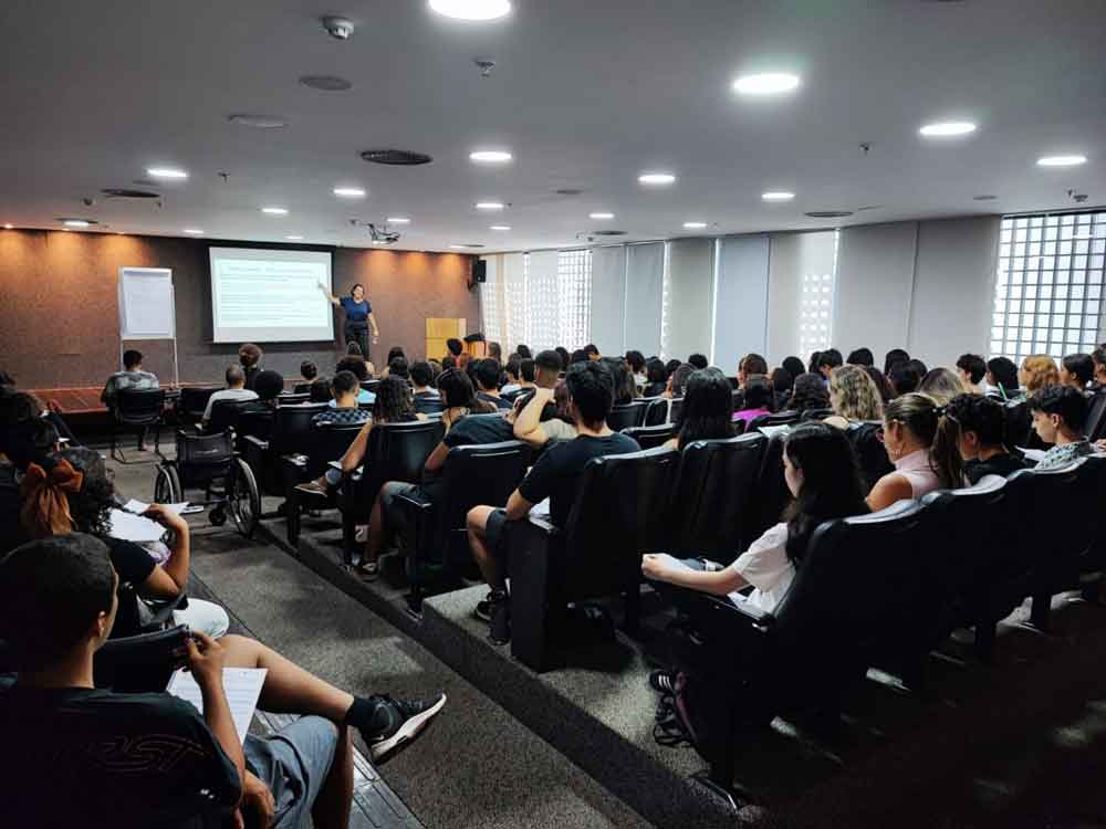 Enem: estão abertas inscrições para aulões gratuitos na Biblioteca Nacional de Brasília