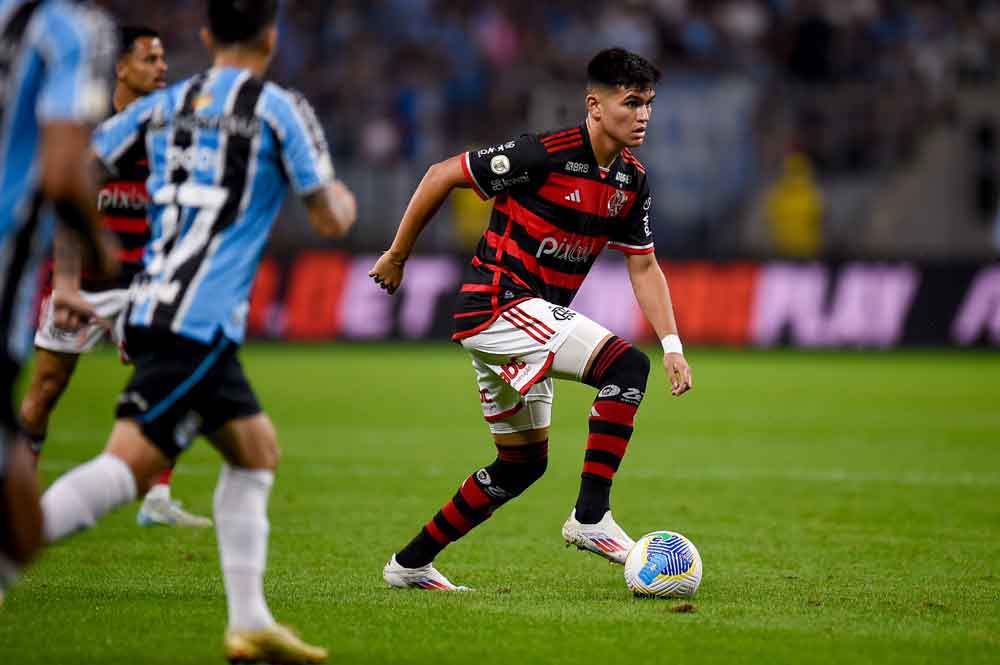 Flamengo faz bom jogo em Porto Alegre, mas acaba perdendo para o Grêmio