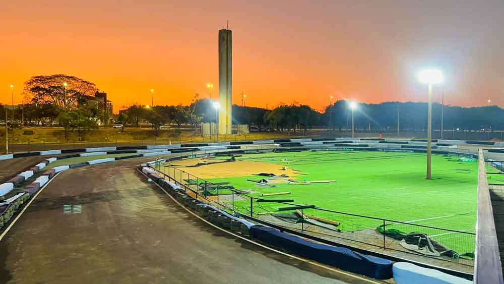 Acelera Brasília 2024: corrida reúne grandes nomes do automobilismo na abertura do evento