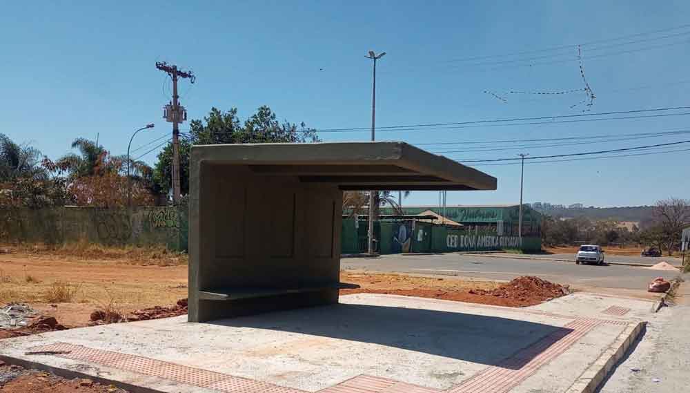 109 novos abrigos para passageiros do transporte coletivo são entregues em sete RAs