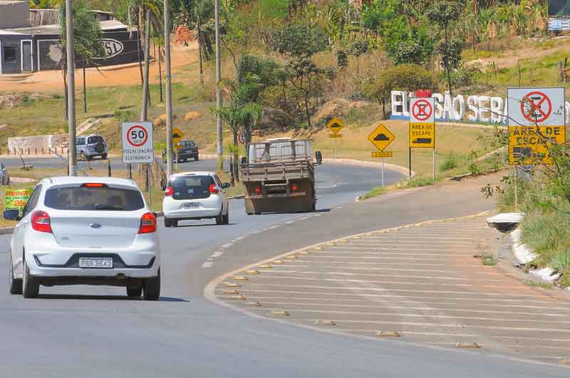 Decreto proibi trânsito de caminhões na DF-463, sentido São Sebastião