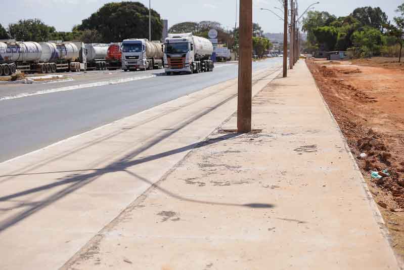 Novas calçadas trás mais conforto e segurança a moradores e trabalhadores do SIA