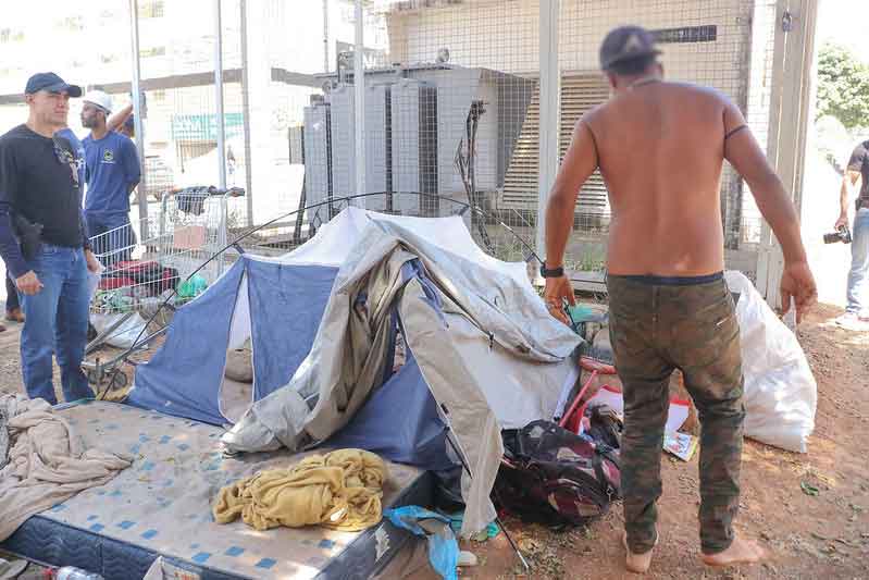 Ação de acolhimento à população em situação de rua atende 77 pessoas em vários pontos do DF