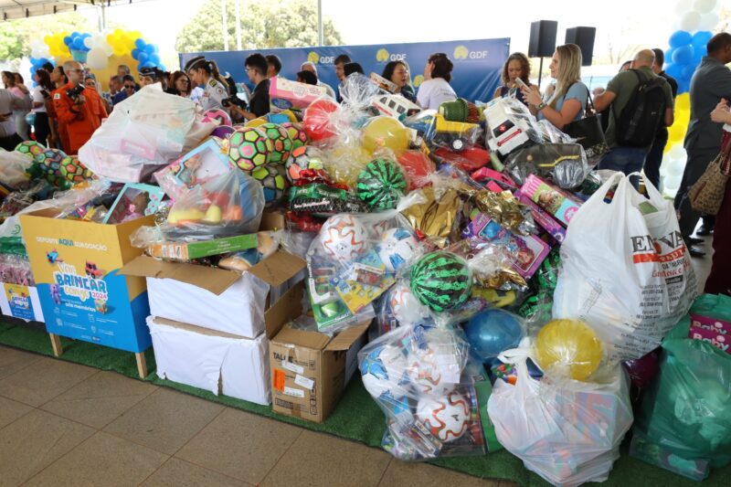 Caravana Solidária leva brinquedos e alegria a crianças da Estrutural nesta terça-feira (8)