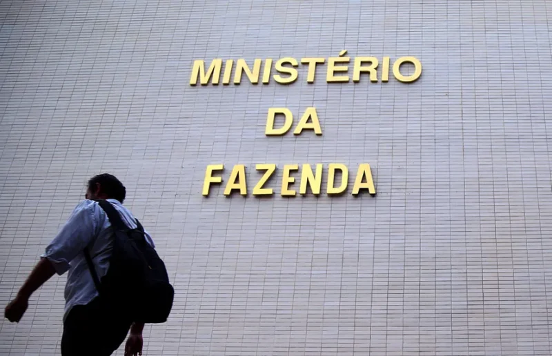 Contas do Governo Central têm déficit de R$ 22,4 bi em agosto, menor para mês desde 2021