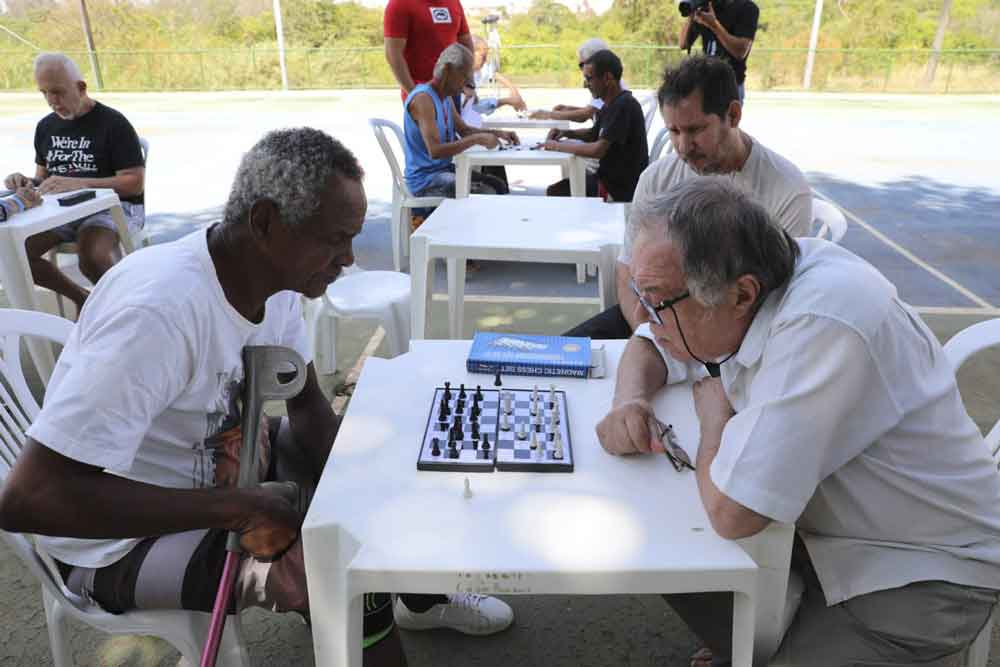 Dia Internacional da Pessoa Idosa é comemorado no abrigo Casa Viva