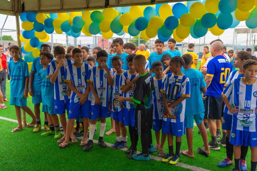 População de São Sebastião ganha um novo campo sintético