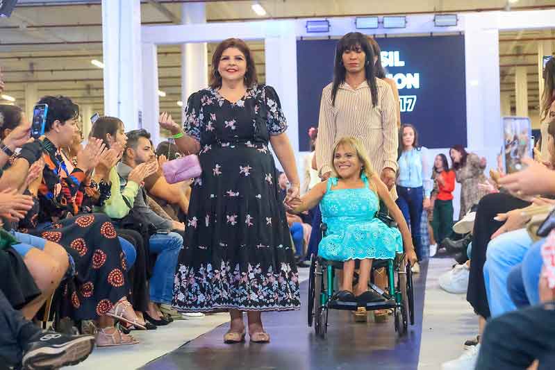 17ª edição do Brasil Fashion Week celebra a diversidade e a superação de mulheres