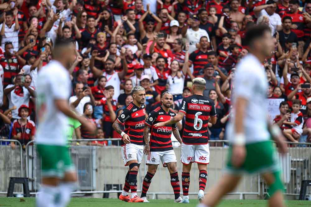 Flamengo vence Juventude no Maracanã e se mantém vivo no Brasileirão