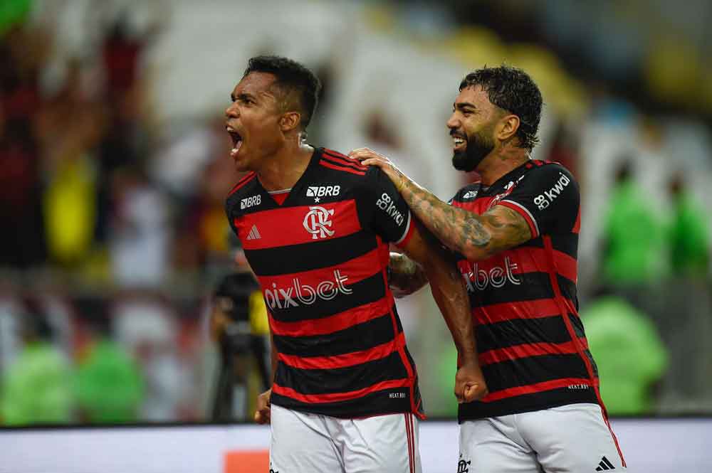 Flamengo mostra intensidade, vence Corinthians e sai na frente na semifinal da Copa do Brasil