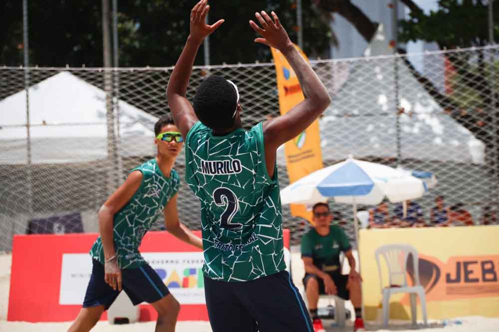 JEBs 2024: DF conquista medalhas no vôlei de praia e na natação 