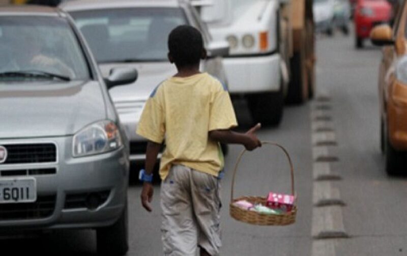 Quase sete em cada dez crianças no trabalho infantil são pretas ou pardas